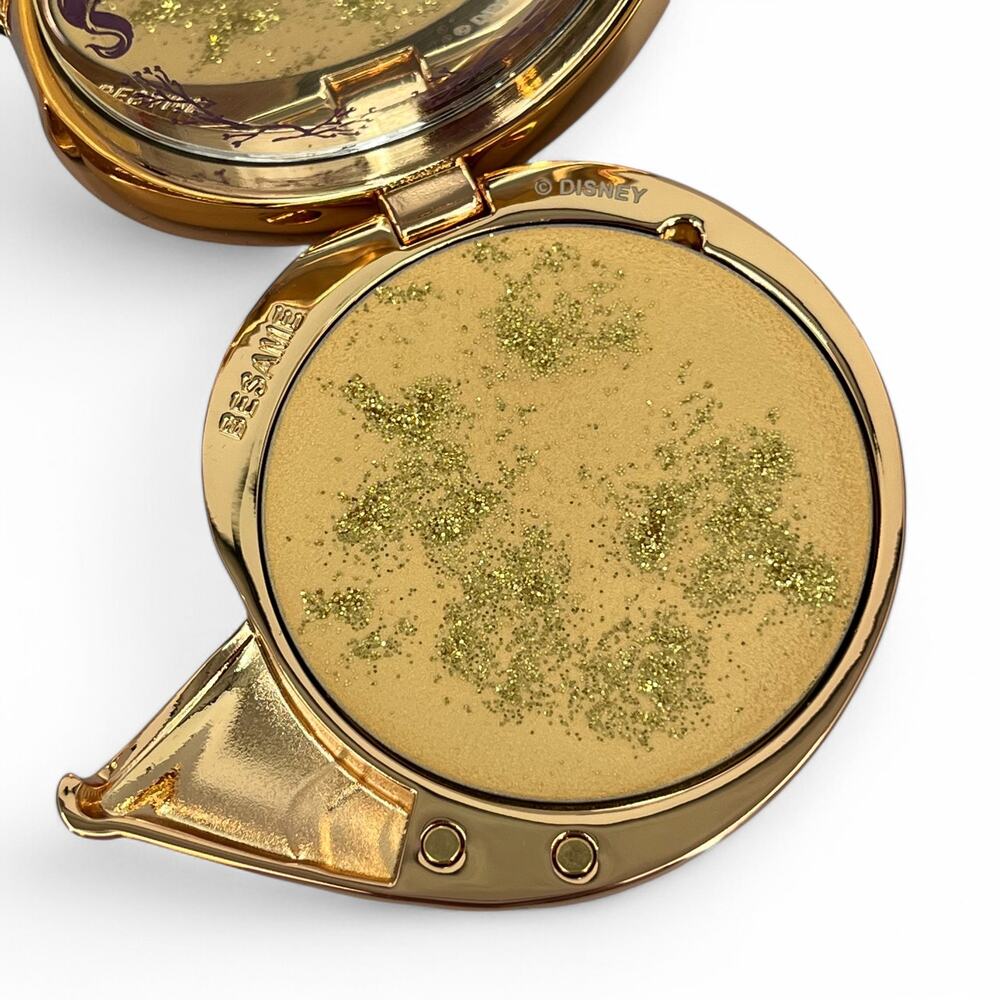 Besame Disney Villains Ursula's Shell Compact with Highlighter Little Mermaid - Picture 9 of 13